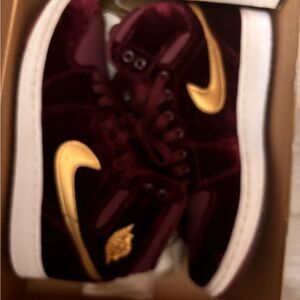 Jordan 1 velvet